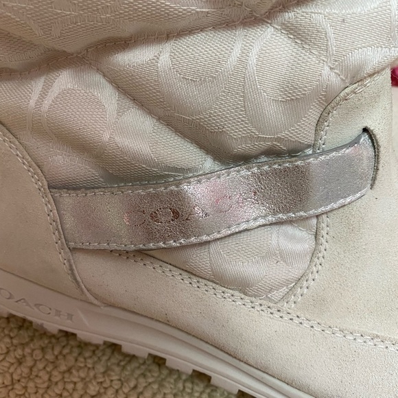 COACH Juniper Signature C’s Pom Pom Winter Boot - Picture 4 of 6